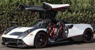อื้อหือ!! เปิดตัวรถสปอร์ตแบบ "Pagani Huayra" สีขาวเบาะแดงโคตรแจ่มเลย!!