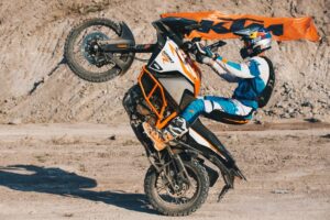 KTM Adventure Coaching Clinic เบิร์นรับเบอร์ดึง 'คริส เบิร์ช' นักขี่แอดเวนเจอร์ชื่อก้องโลกร่วมถ่ายทอดทักษะ
