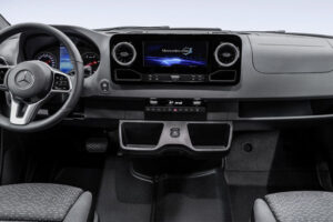 Mercedes-Benz จัดให้พร้อมเปิดตัวรถแบบ "Sprinter" รุ่นใหม่ภายในปีนี้