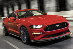 ประชันกัน! ชม Ford Mustang 2018 ปะทะ Lexus LFA เปรียบเทียบสเปคกันจะๆ