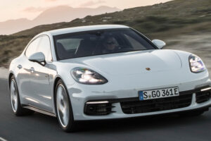 แย่จัง! Porsche เผยรถแบบพลังงานไฮบริด "Panamera" ขาดตลาดเนื่องจากแบตเตอรี่ไม่เพียงพอ