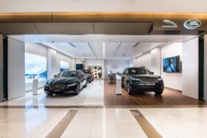 Jaguar Land Rover เปิดโชว์รูมสาขาสยามพารากอน