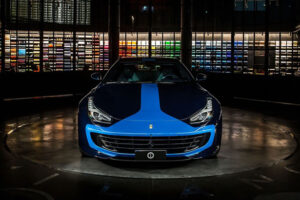 Lapo Elkann จัดให้ทำรถสปอร์ตแบบ "Ferrari GTC4Lusso" รูปแบบไม่เหมือนใคร