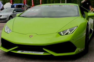 ลุ้นจัด! ชมคลิปประชันระหว่าง Lamborghini Huracan และ Nissan GT-R ชุดมันส์!!!!