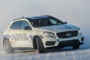 ทีมงาน GKN Driveline จัดให้แปลงโฉมรถแบบ Mercedes-AMG GLA 45 เป็นรถแบบ Hybrid สุดล้ำสมัย !!!