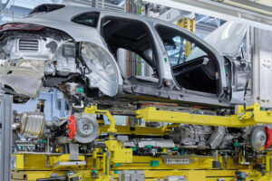 เผยคนงาน Mercedes, BMW, Audi และ Porsche เตรียมหยุดงานประท้วงค่าแรงอีกครั้ง