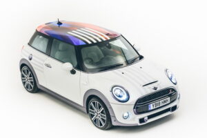 MINI HATCH ดีไซน์พิเศษคันเดียวในโลก ร่วมเฉลิมฉลองพิธีเสกสมรสเจ้าชายแฮรี่และเมแกน มาร์เคิล