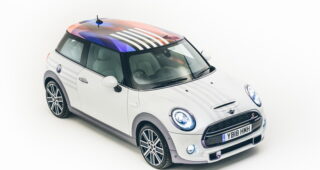 MINI HATCH ดีไซน์พิเศษคันเดียวในโลก ร่วมเฉลิมฉลองพิธีเสกสมรสเจ้าชายแฮรี่และเมแกน มาร์เคิล