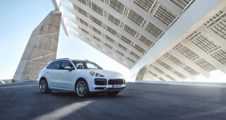 Porsche Cayenne ใหม่ เพิ่มทางเลือกด้วยรุ่น E-Hybrid