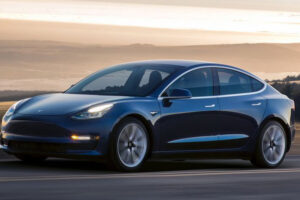 Tesla เดินหน้าเตรียมเปิดตัว "Model 3" ต่อเนื่องเลย