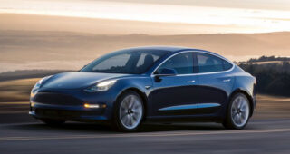 Tesla เดินหน้าเตรียมเปิดตัว "Model 3" ต่อเนื่องเลย