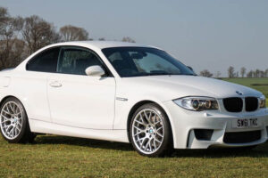 เอาบ้าง! โชว์โฉมรถแบบ BMW 1M Coupe แต่งสปอร์ตเอาใจสาวก