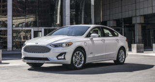 ราคาโหด! เผยรถแบบ "Ford Fusion 2019 Model" แพงขึ้นกว่าเดิมถึง 1 ใน 3 เท่า !!!