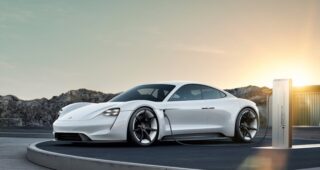 TAYCAN รถสปอร์ตพลังงานไฟฟ้าสมบูรณ์แบบคันแรกจาก Porsche