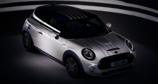 ใจกว้าง! ทีมงาน MINI นำรถงานแต่งเจ้าชายแฮรี่ออกประมูล - รายได้ช่วยเด็กติดเชื้อ HIV