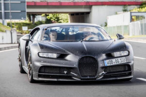 Bugatti จัดให้โชว์ตัวรถสปอร์ตแบบใหม่ "Divo Model" ภายในสนามดังที่เยอรมัน