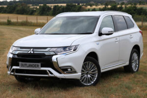 Mitsubishi "Outlander PHEV 2019" เปิดตัวแล้วด้วยราคาเริ่มต้น 34,255 ปอนด์