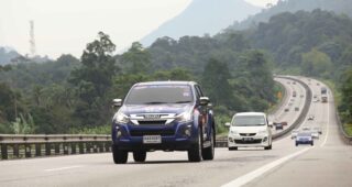 ISUZU จัดแข่งเฟ้นหา 'แชมป์ประหยัดน้ำมันอัจฉริยะอีซูซุ' บนเส้นทางต่างแดน ปีนัง–มะละกา
