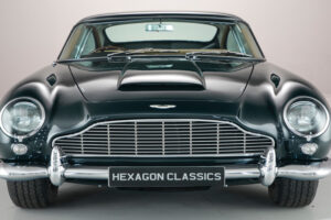 รถสปอร์ตรุ่นเก๋า "Aston Martin DB5" จากหนัง James Bond ถูกพบอีกครั้งแล้ว !!!