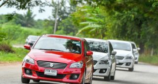 SUZUKI ชวนสื่อฯ ขับ CIAZ มอบของใช้แก่โรงเรียนบ้านท่ามะไฟ ภายใต้กิจกรรม The Leisure Journey with Suzuki CIAZ