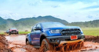 Group Test : รีวิว FORD RANGER RAPTOR แข็งแกร่งแบบจบๆ พร้อมความเท่แบบครบๆ จากโรงงาน