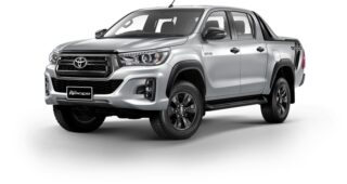 TOYOTA เปิดตัว Hilux Revo รุ่นปรับปรุงใหม่ เกียร์ 6 จังหวะ พร้อมทางเลือกรุ่น Revo Rocco 2.4L