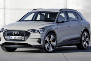 Audi จัดให้เปิดตัวรถแบบใหม่ออกมา E-Tron Model พลังงานไฟฟ้าเต็มรูปแบบ