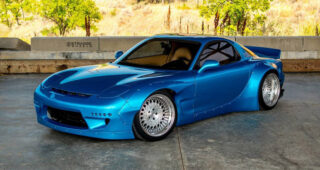 เปิดตัวชุดแต่ง "Mazda RX-7 FD" รุ่นที่ 3 พร้อมล้อแม็กซ์ Strasse Wheels และชุดแต่ง Rocket Bunny