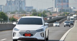 Group Test : รีวิว HYUNDAI Ioniq Electric ไร้มลพิษ ทันสมัย ระบบความปลอดภัยเพียบ