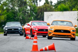 GROUP TEST : รีวิว Ford Mustang 2.3L EcoBoost และ 5.0L V8 GT ในสนามพีระเซอร์กิต