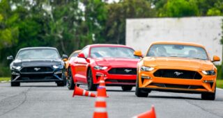 GROUP TEST : รีวิว Ford Mustang 2.3L EcoBoost และ 5.0L V8 GT ในสนามพีระเซอร์กิต