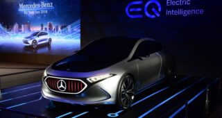Mercedes-Benz โชว์ความก้าวล้ำ อวดโฉมรถยนต์ไฟฟ้าต้นแบบ 'EQA' เป็นครั้งแรกในไทย