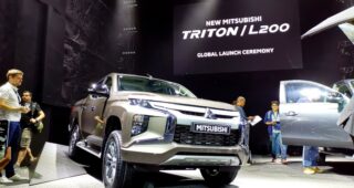 เปิดตัว Mitsubishi Triton ใหม่ สวยล้ำทุกมุมมอง ลุ้นขึ้นสู่อันดับ 3 ตลาดรถกระบะในไทย