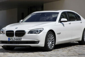 BMW ตัดสินใจเรียกรถแบบ Serie-7 Model 3รุ่นคืนจากปัญหาทางด้านเครื่องยนต์