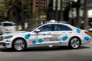 Daimler และ Bosch จับมือร่วมกันพัฒนาเทคโนโลยีรถแบบไร้คนขับรุ่นใหม่