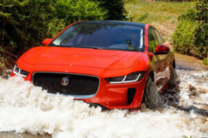 Jaguar & Land Rover ประกาศลั่นพร้อมลงทุนเพิ่มกว่า 1 พันล้านดอลล่าร์สหรัฐสำหรับรถแบบพลังงานไฟฟ้า