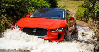 Jaguar & Land Rover ประกาศลั่นพร้อมลงทุนเพิ่มกว่า 1 พันล้านดอลล่าร์สหรัฐสำหรับรถแบบพลังงานไฟฟ้า
