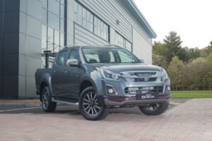 รอเลยจ้า! เผยรถกระบะพันธ์แกร่งโฉมพิเศษ "ISUZU D-Max Utah V-Cross" พร้อมเปิดตัวมกราคมปีหน้านี้