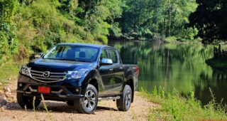 รีวิว MAZDA BT-50 Pro THUNDER 2.2 Hi-RACER AT ปรับโฉมด้านหน้าใหม่..ดึงดูดสายตามากยิ่งขึ้น ภายใต้สมรรถนะขับสนุกและเร้าใจเช่นเดิม