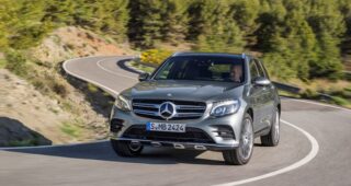 Mercedes-Benz ส่งแคมเปญต้อนรับปีใหม่ ดอกเบี้ย 0% และประกันชั้นหนึ่ง กับรถยนต์ 3 รุ่นยอดฮิต GLC, S-Class และ E-Class