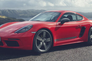 Porsche จัดให้เปิดตัวโฉมสปอร์ตแบบ "718 T Model" ให้รถแบบ Boxster และ Cayman Model