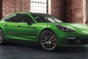 ทีมงาน Porsche Exclusive เผยชุดแต่งสุดสปอร์ตของ "Porsche Panamera Model" สีเขียวเมทัลลิคสุดโหดแล้ว