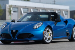 Alfa Romeo จัดให้เปิดตัวรถแบบพิเศษ "4C Spider Italia Model 2020"