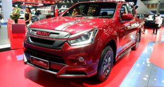 ISUZU ส่ง 'D-MAX X-SERIES' และรุ่นพิเศษ 'MU-X THE ICONIC' ในคอนเซ็ปต์ 'สปอร์ตเรซซิ่ง' ลุยงาน MOTOR SHOW 2018