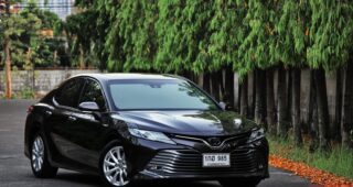 TEST DRIVE : รีวิว TOYOTA CAMRY HYBRID (TNGA) สปอร์ตหรูดูแพง แฝงด้วยสมรรถนะการขับขี่ที่ลงตัวกว่าเดิม