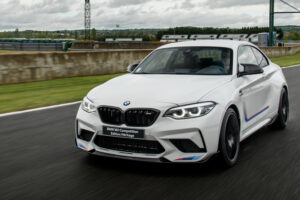 ย้อนอดีต! BMW จัดให้เปิดตัวรถรุ่นพิเศษแบบ "BMW M2 Heritage Edition" เอาใจสาวก