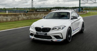 ย้อนอดีต! BMW จัดให้เปิดตัวรถรุ่นพิเศษแบบ "BMW M2 Heritage Edition" เอาใจสาวก