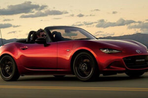 ชอบแรงมากกว่า! เผย ผู้ซื้อรถแบบ "Mazda MX-5 Miata" เลือกเกียร์กระปุกมากกว่า !!!