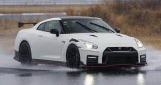 ทดสอบ "Nissan GT-R Model" ในสนามโดยใช้ระบบอัตโนมัติ