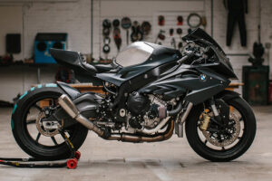 BMW S1000RR CUSTOM "จับฉลามยอดนิยมมาปรับดีไซน์พร้อมเสริมพลังให้แรงเกินพิกัด"